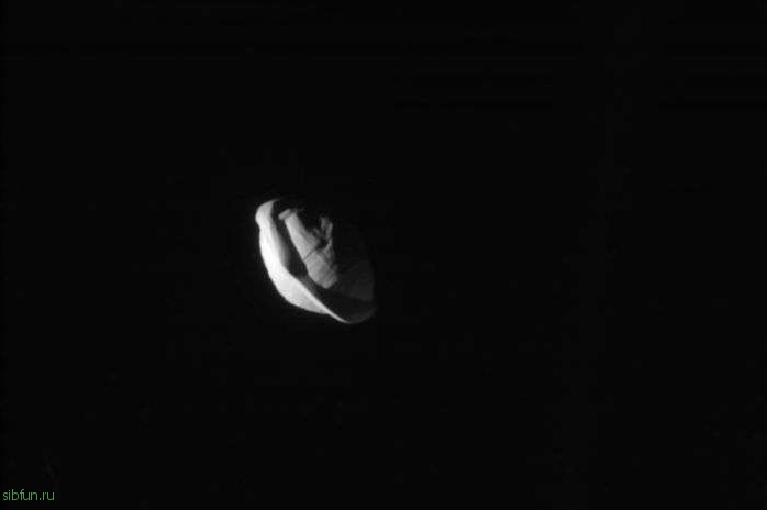 Спутник Сатурна Пан