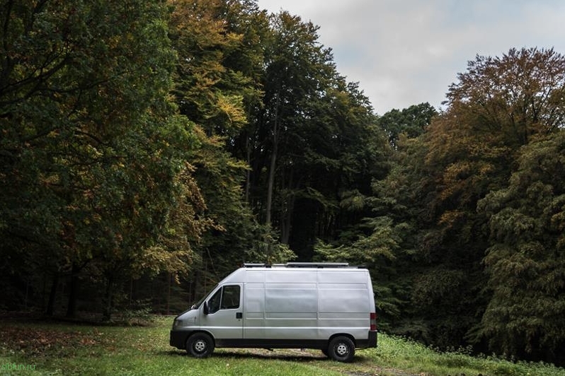 Венгерский фотограф переоборудовал свой старенький фургон в машину для путешествий