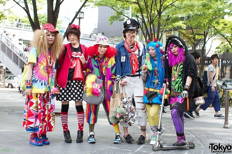 Стильная молодёжь из района Харадзюку в Токио