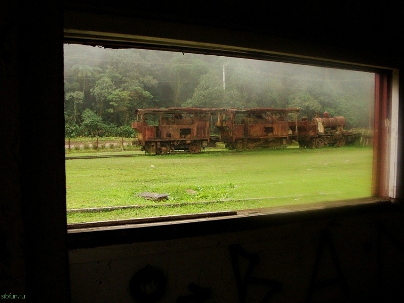 Паранапиакаба – английский железнодорожный вокзал в джунглях Бразилии