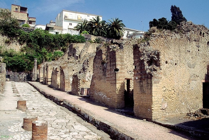 Геркуланум: менее знаменитый, но не менее интересный сосед Помпеи