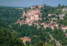 Рокамадур – французская деревня на склоне скалы