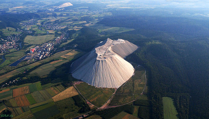Монте Кали – огромная гора из поваренной соли в Германии
