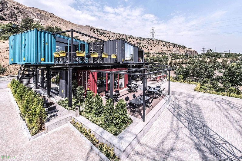 Cube Club – пространство для отдыха и развлечений из мусорных контейнеров в Иране