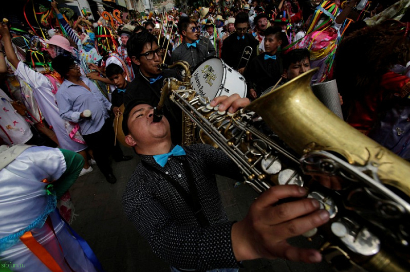 Грандиозный праздник La Diablada в Эквадоре