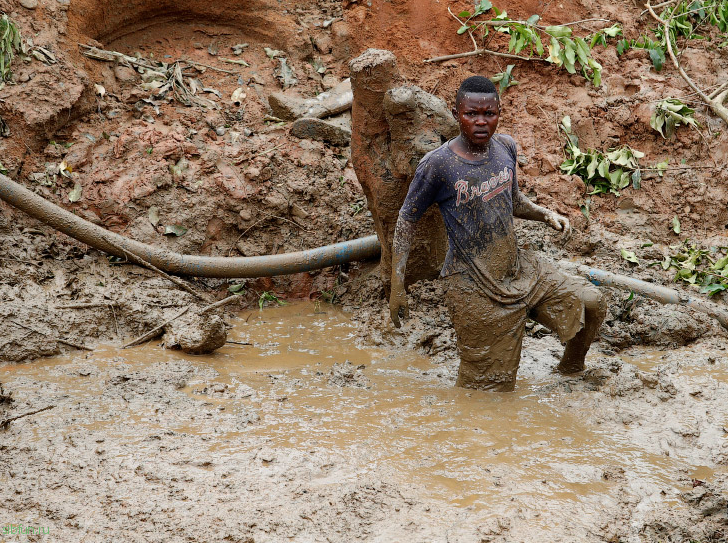 Незаконная добыча золота в Конго