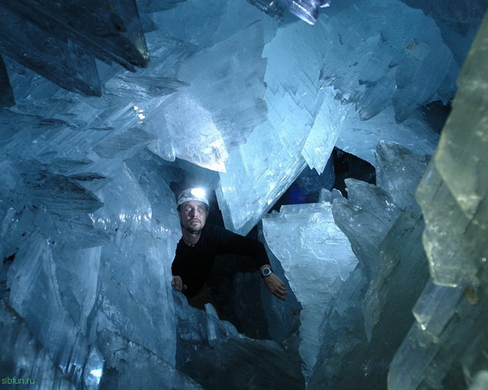 Гигантская кристальная пещера, расположенная под мексиканской пустыней