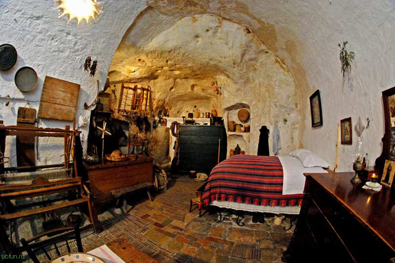 Матера – древний пещерный город на юге Италии