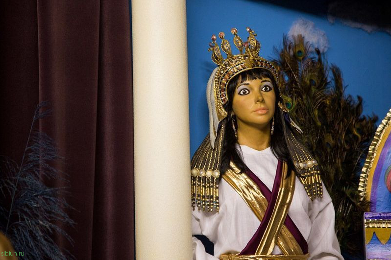 BibleWalk – христианский музей восковых фигур  с обычными персонажами знаменитостей