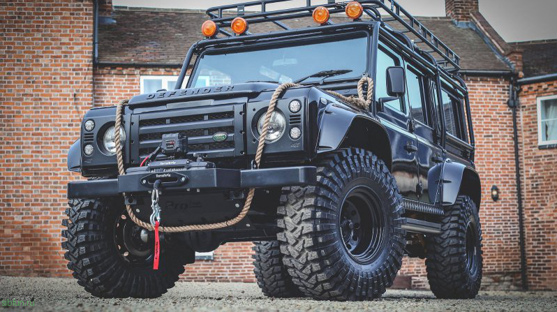 Реплика Land Rover Defender из фильма «007: Спектр»