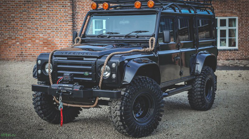 Реплика Land Rover Defender из фильма «007: Спектр»