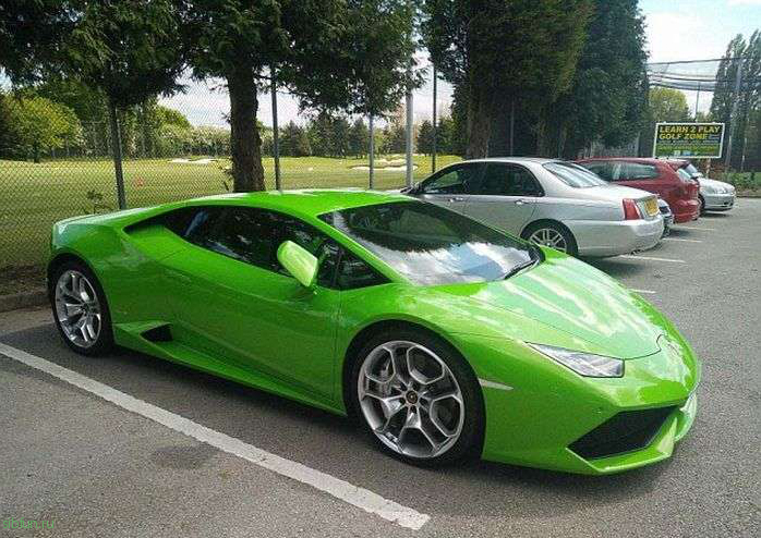 Непрактично крошечный багажник суперкара Lamborghini Huracan