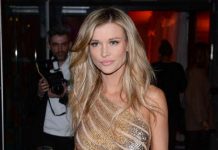 Джоанна Крупа в просвечивающемся платье на вечеринке