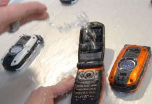 В Японии почти все телефоны водонепроницаемые