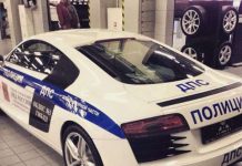 У питерских полицейских появился суперкар Audi R8