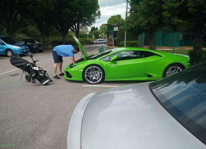 Непрактично крошечный багажник суперкара Lamborghini Huracan