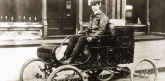 Автомобили из дерева XX века