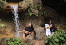 Ким Кардашян искупалась в водопаде на отдыхе в Коста-Рике