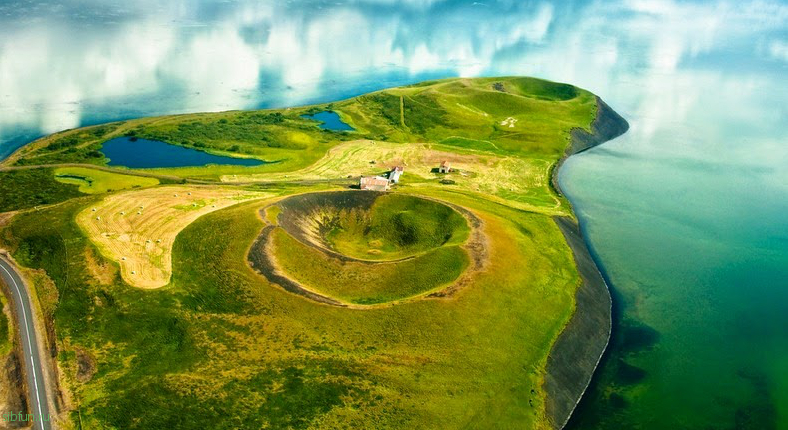 Необычные псевдократеры на территории Исландии