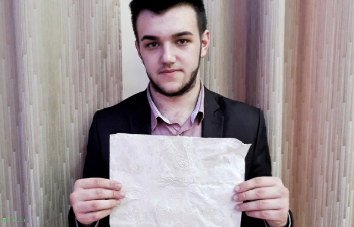 Украинский школьник придумал технологию производства бумаги из опавших листьев