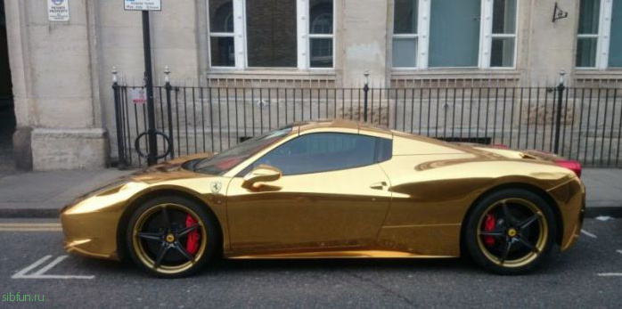 Золотая Ferrari