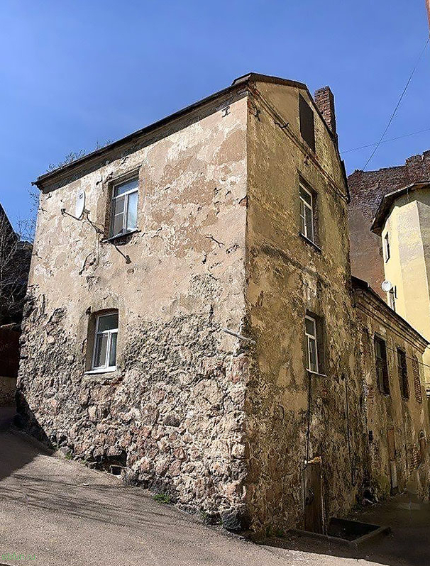 Старейший жилой дом России продается на Авито