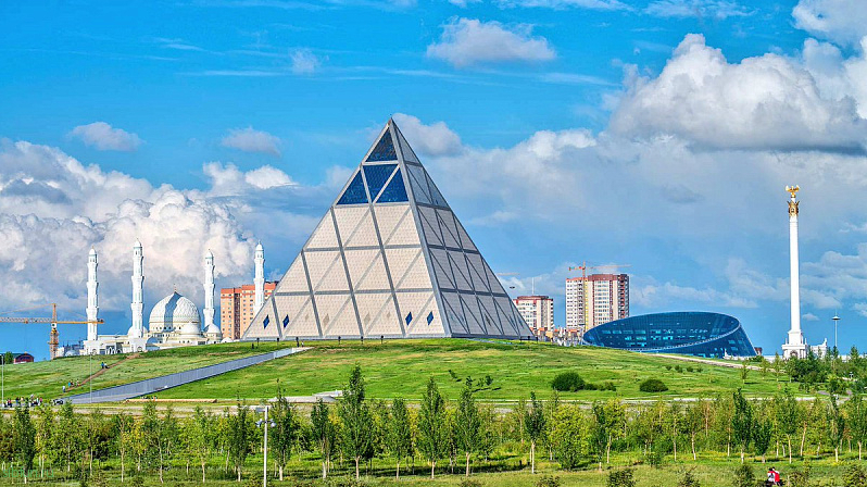 Дворец мира и примирения в столице Казахстана