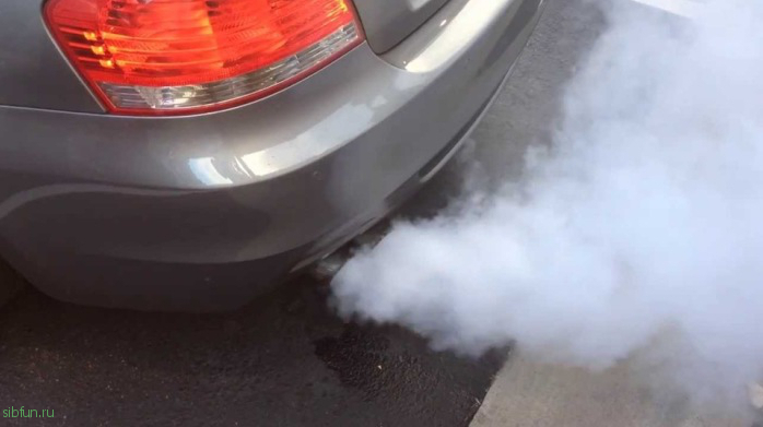 Цвет выхлопных газов может показать неисправность автомобиля