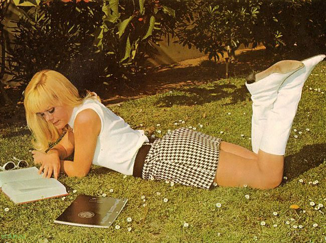 Красотки "Кавалера": винтажные фотографии девушек из мужского журнала 1960-х 