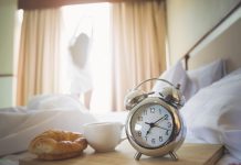 Утренние привычки, из-за которых невозможно похудеть
