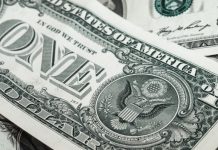 Доллар с особенным серийным номером может принести состояние