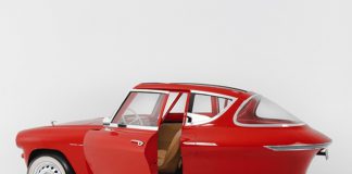 Автомобиль, который можно «припарковать» на стене