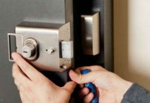 Как открывают разные типы замков