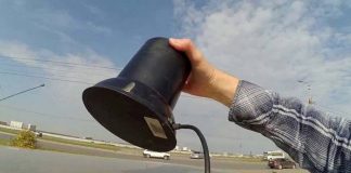 Нужно ли уступать дорогу автомобилю с черной мигалкой