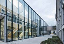 Архитектура и дизайн завода Swarovski Manufaktur в Австрии