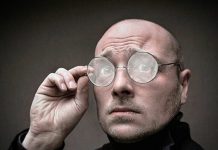 Лайфхаки для тех, кто носит очки