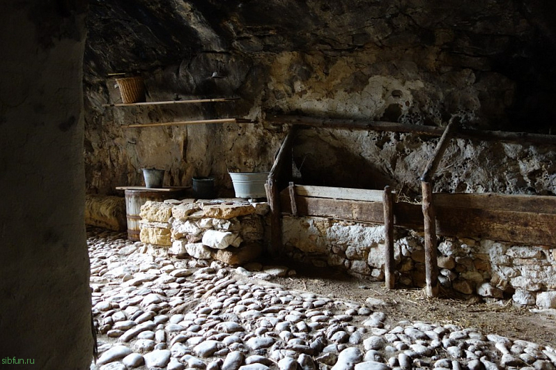 Пещерная деревня Манджапане на западном побережье Сицилии