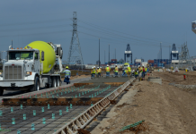 Как в США делают бетонную дорогу без арматуры