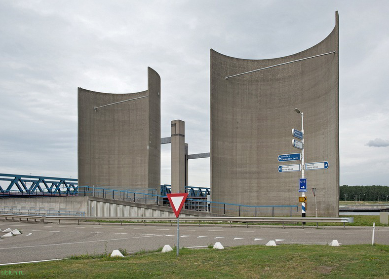 Rozenburg Windwall – необычный ветрозащитный барьер в Нидерландах