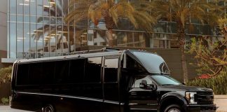 Роскошный мобильный офис на базе пикапа