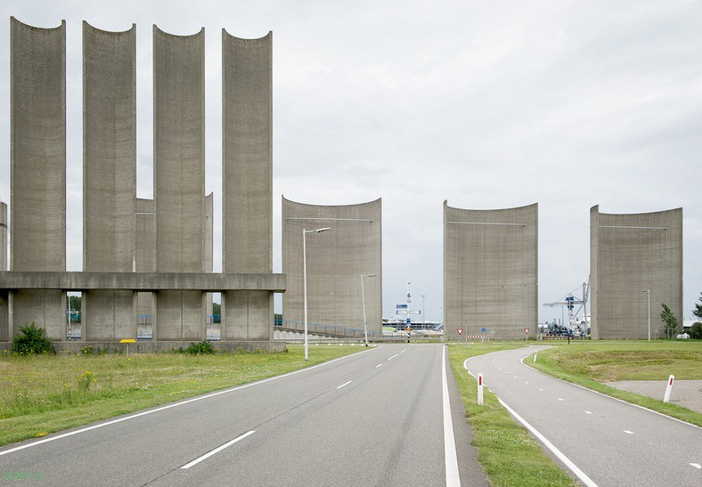 Rozenburg Windwall – необычный ветрозащитный барьер в Нидерландах