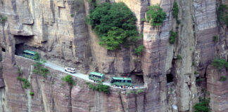 10 самых необычных дорог в мире | фото-подборка