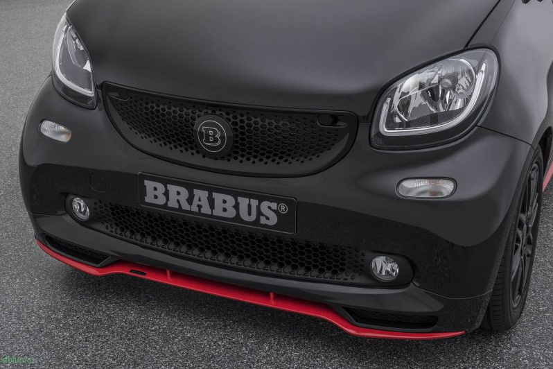 Мастера Brabus удвоили мощность Smart Fortwo Cabrio