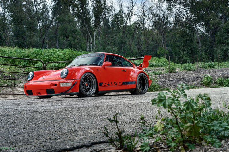 На аукцион выставили редкий Porsche 911 от Rauh Welt Begriff
