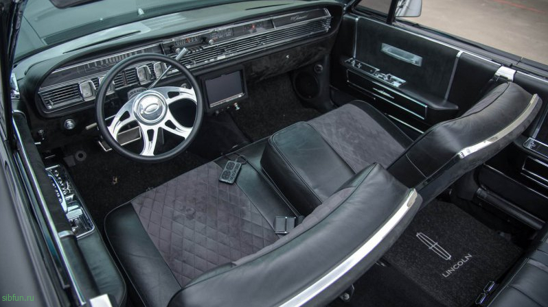 Кастомизированный Lincoln Continental 64-го года