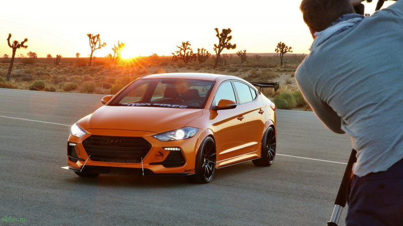 Hyundai Elantra Sport в исполнении Blood Type Racing