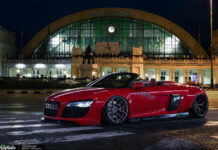 Audi R8 Spyder в обвесе от Liberty Walk
