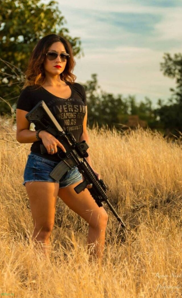Девушки и оружие 