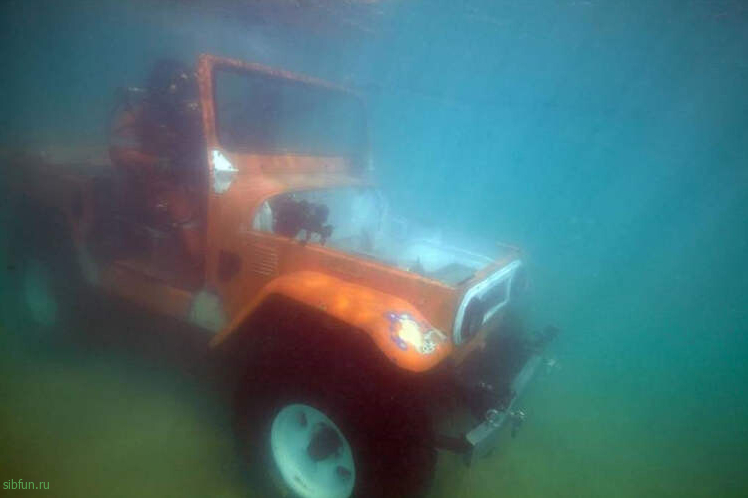 Автомобиль Toyota Land Cruiser проехал 7 км под водой, установив новый мировой рекорд 