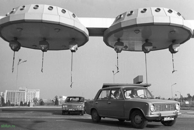 Автозаправочные станции с "летающими тарелками" в Киеве в конце 1970-х – начале 1980-х годов 